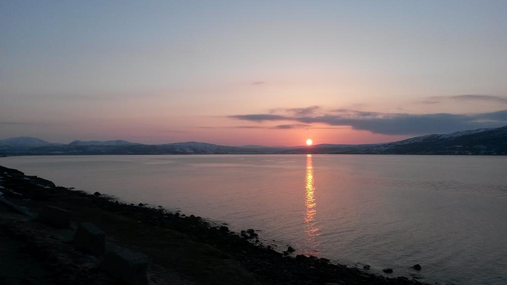 Olderfjord Turistsenter Hotel Russenes Bagian luar foto