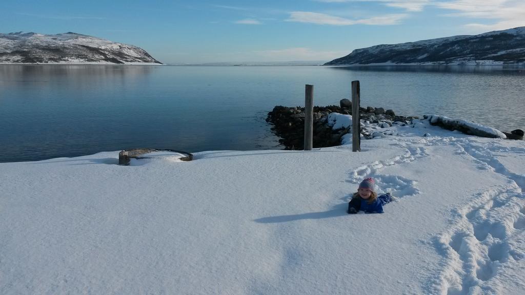 Olderfjord Turistsenter Hotel Russenes Bagian luar foto